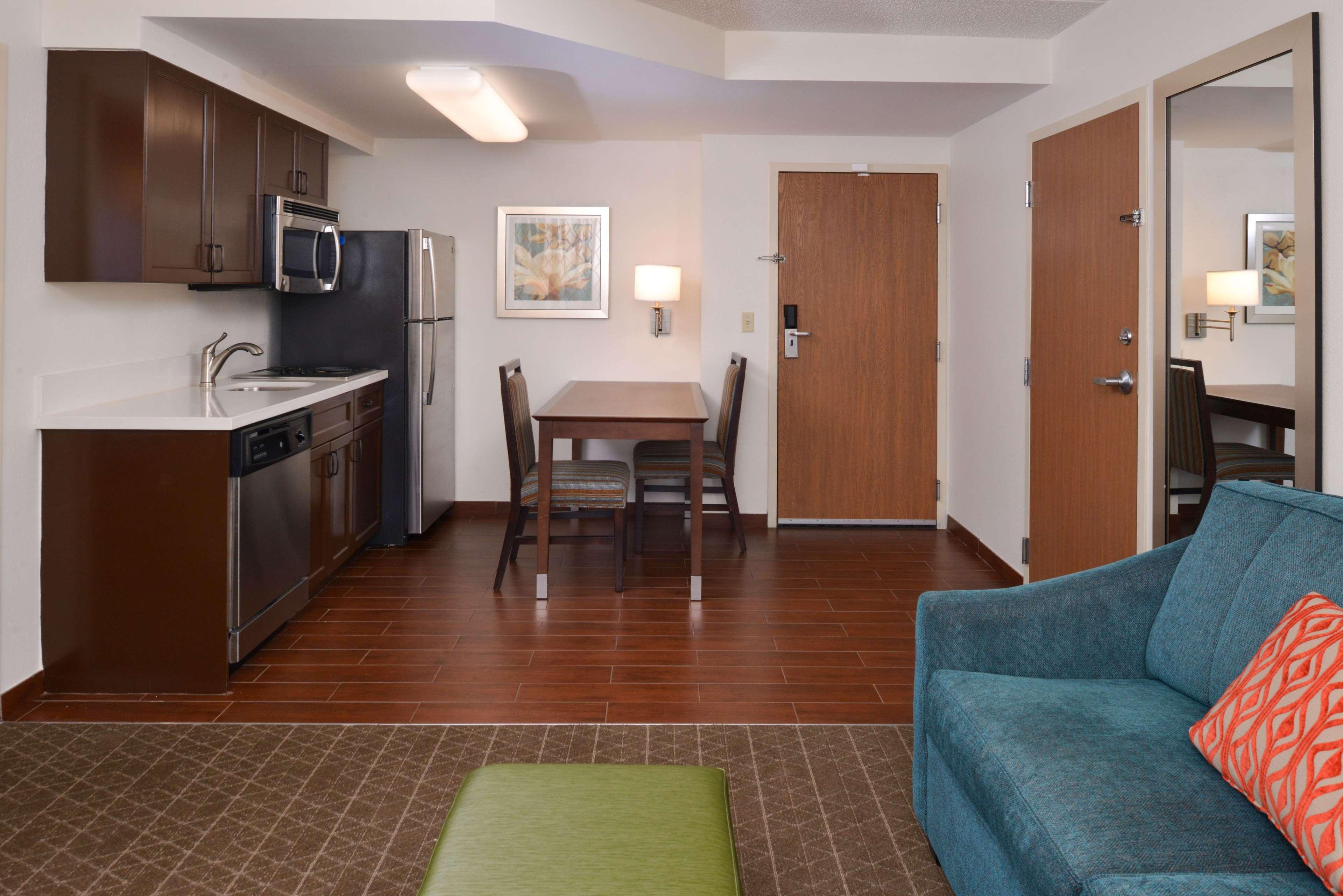 Hampton Inn & Suites Pueblo-Southgate Buitenkant foto