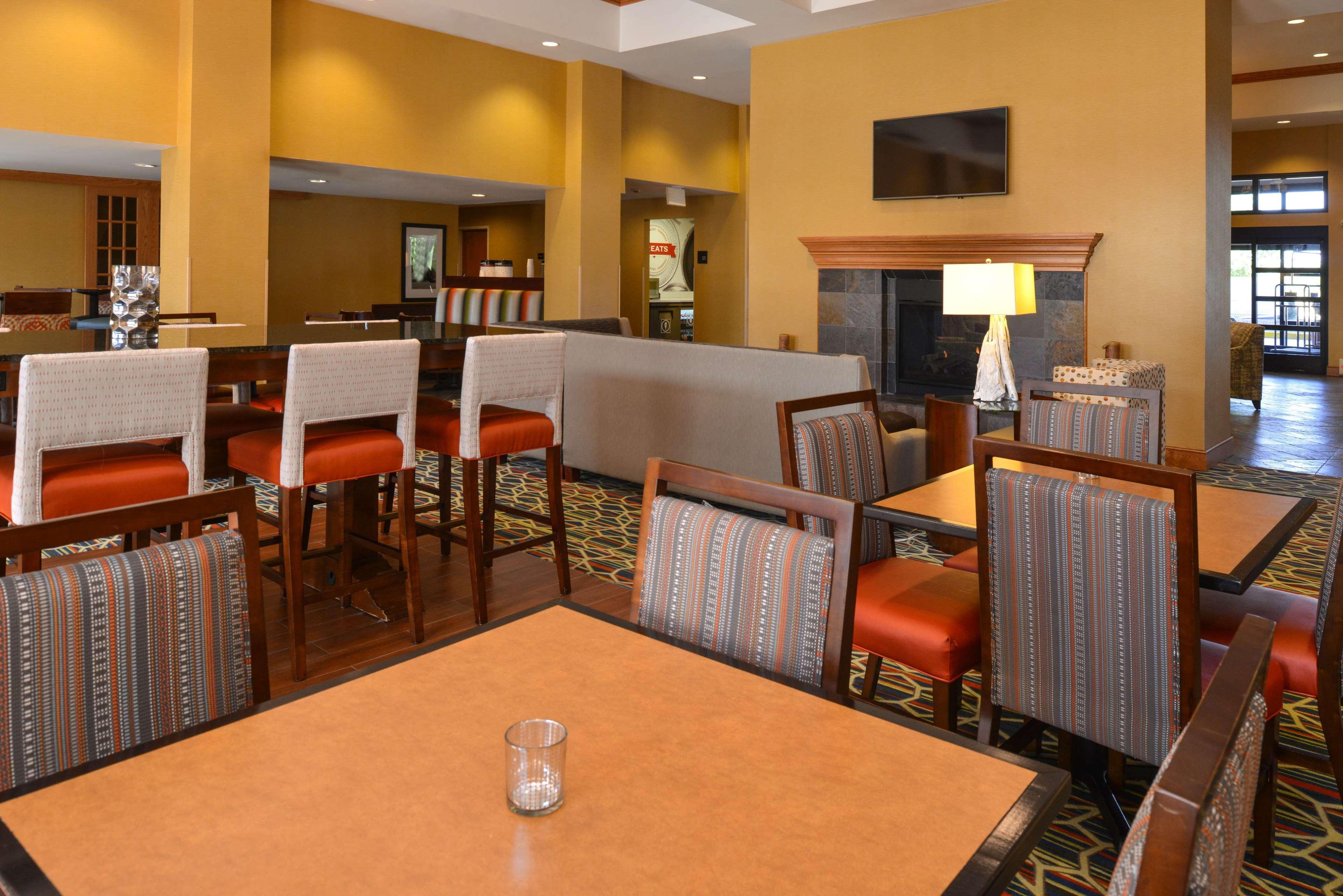 Hampton Inn & Suites Pueblo-Southgate Buitenkant foto