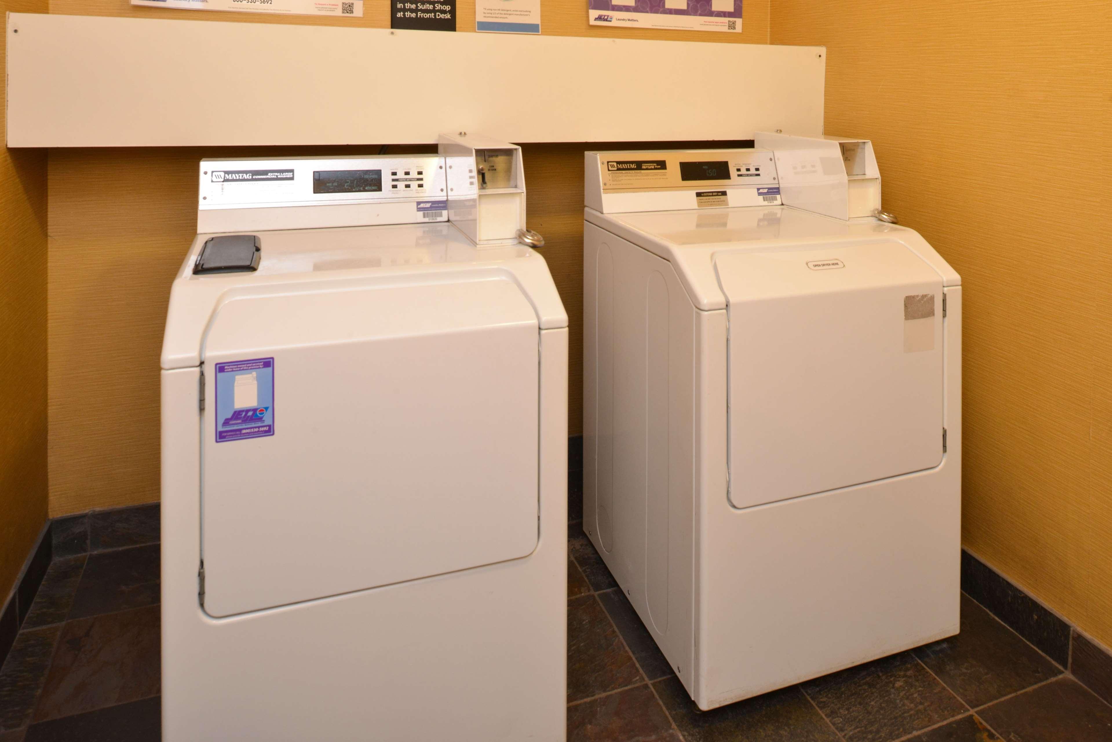 Hampton Inn & Suites Pueblo-Southgate Buitenkant foto