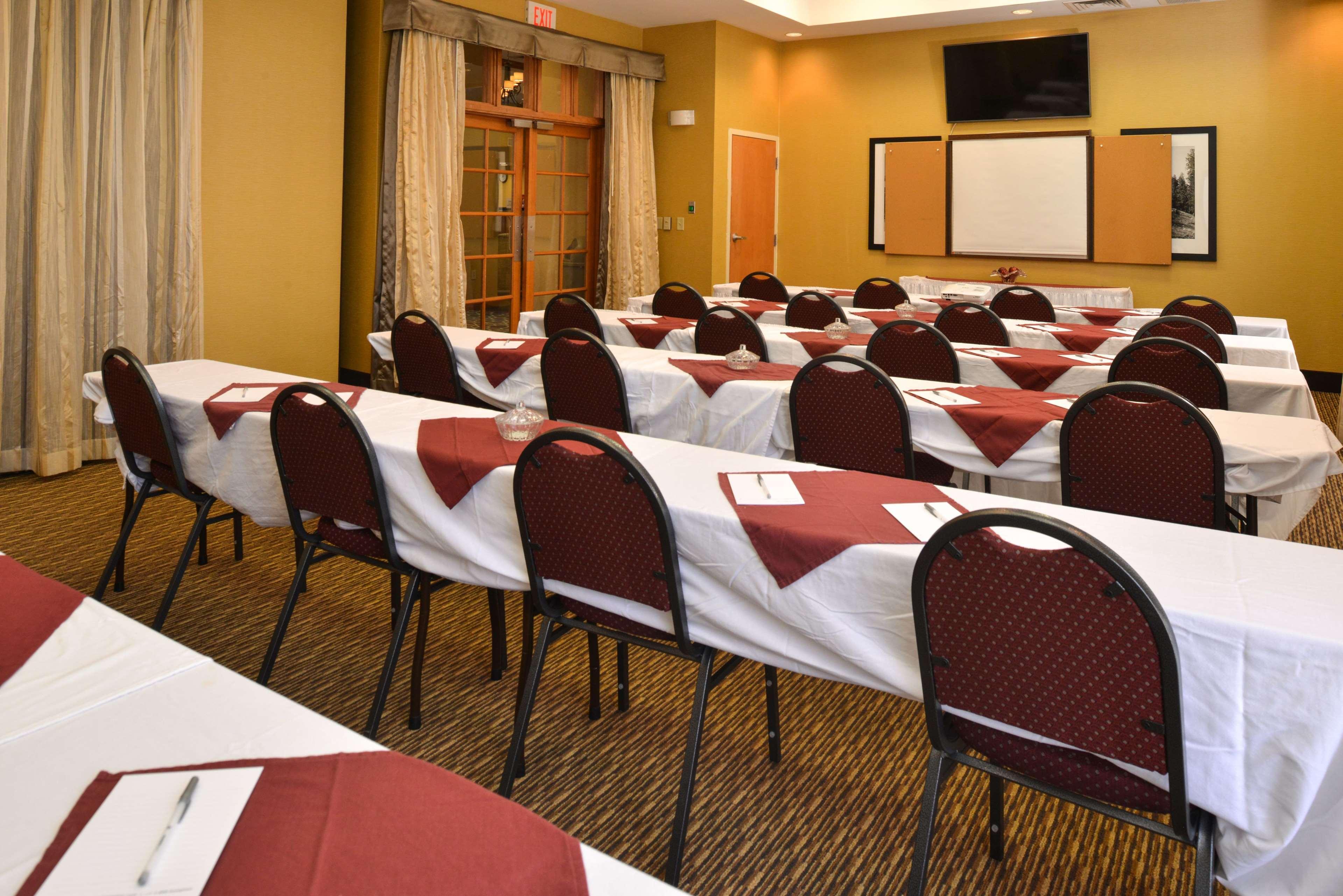 Hampton Inn & Suites Pueblo-Southgate Buitenkant foto