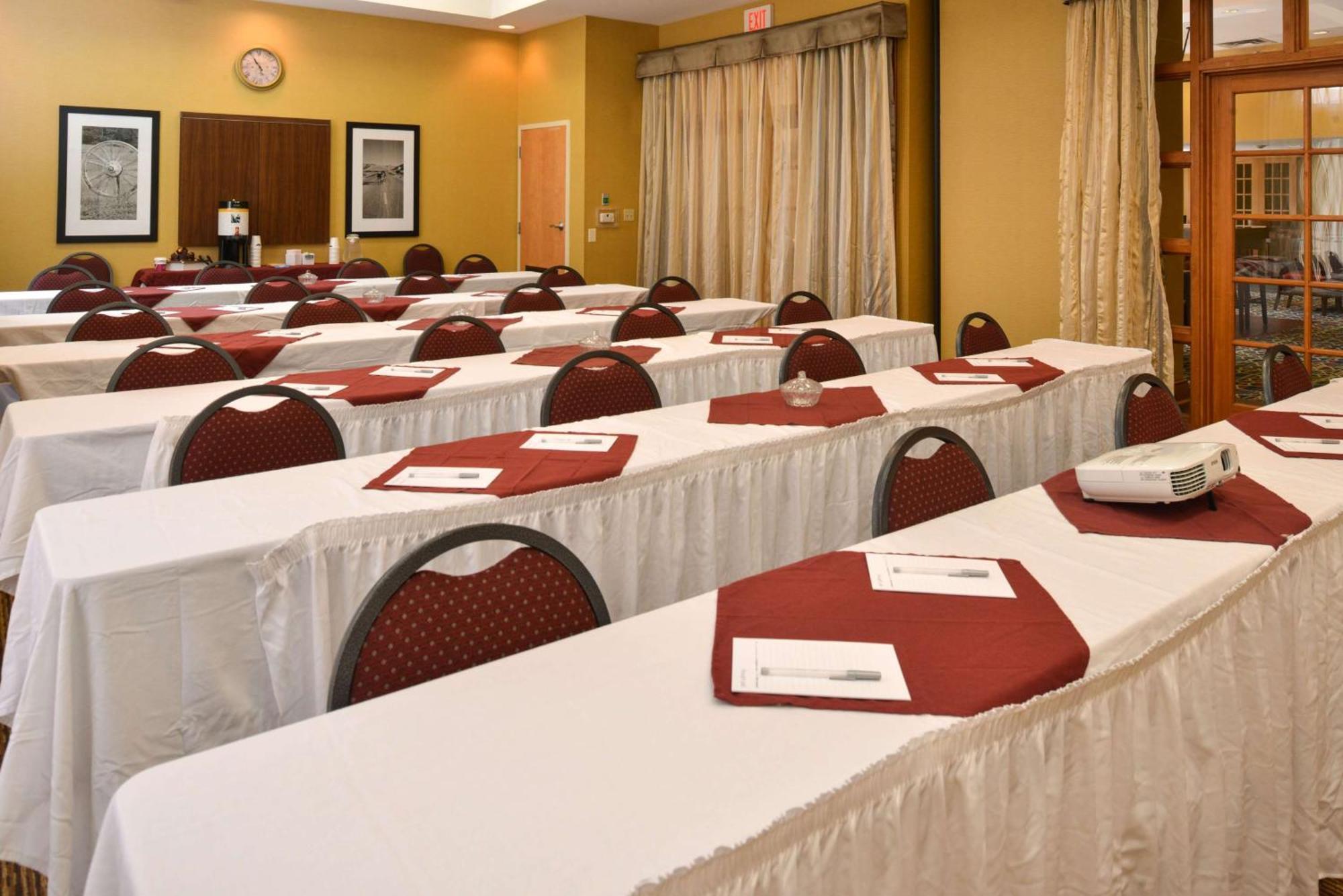 Hampton Inn & Suites Pueblo-Southgate Buitenkant foto