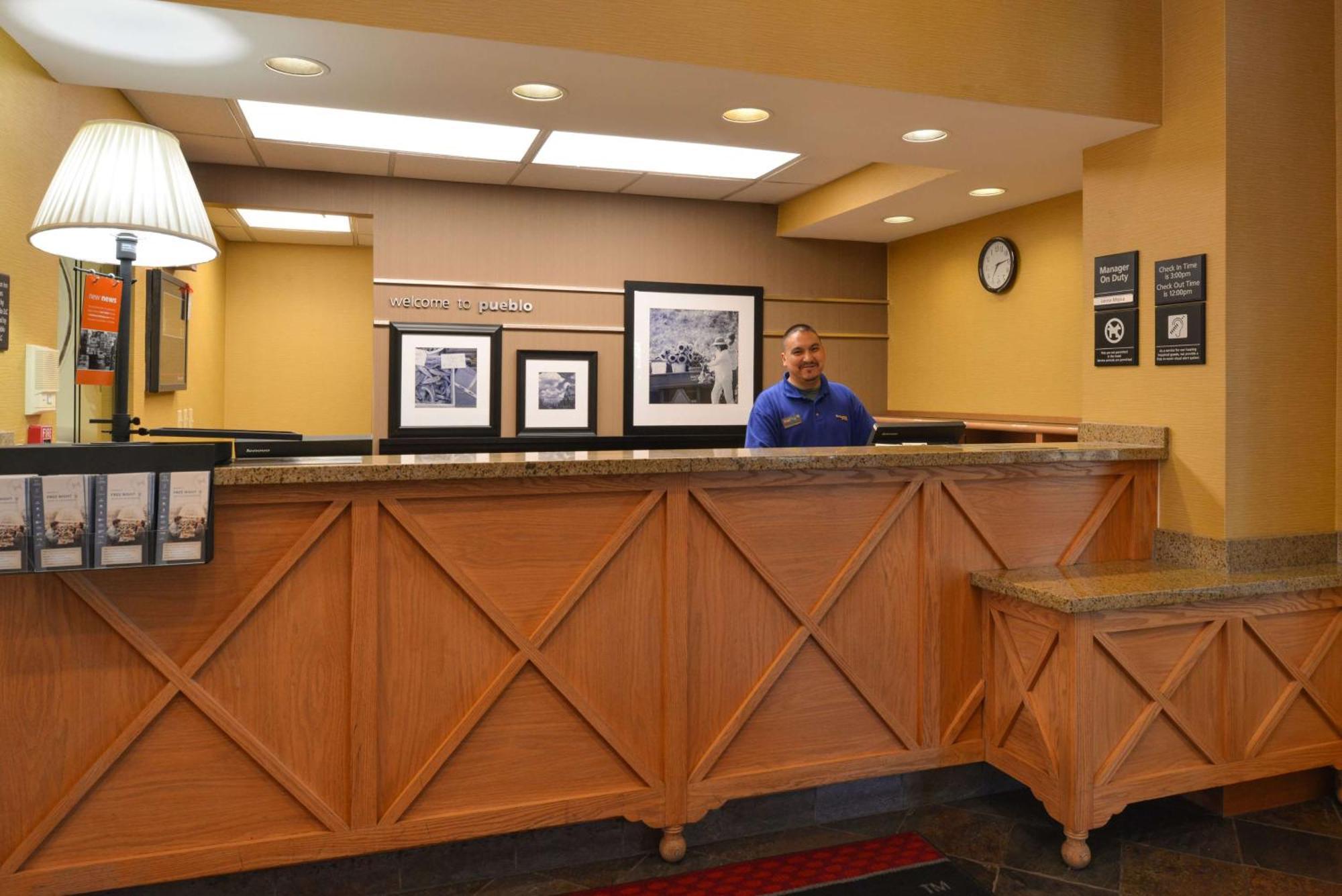 Hampton Inn & Suites Pueblo-Southgate Buitenkant foto