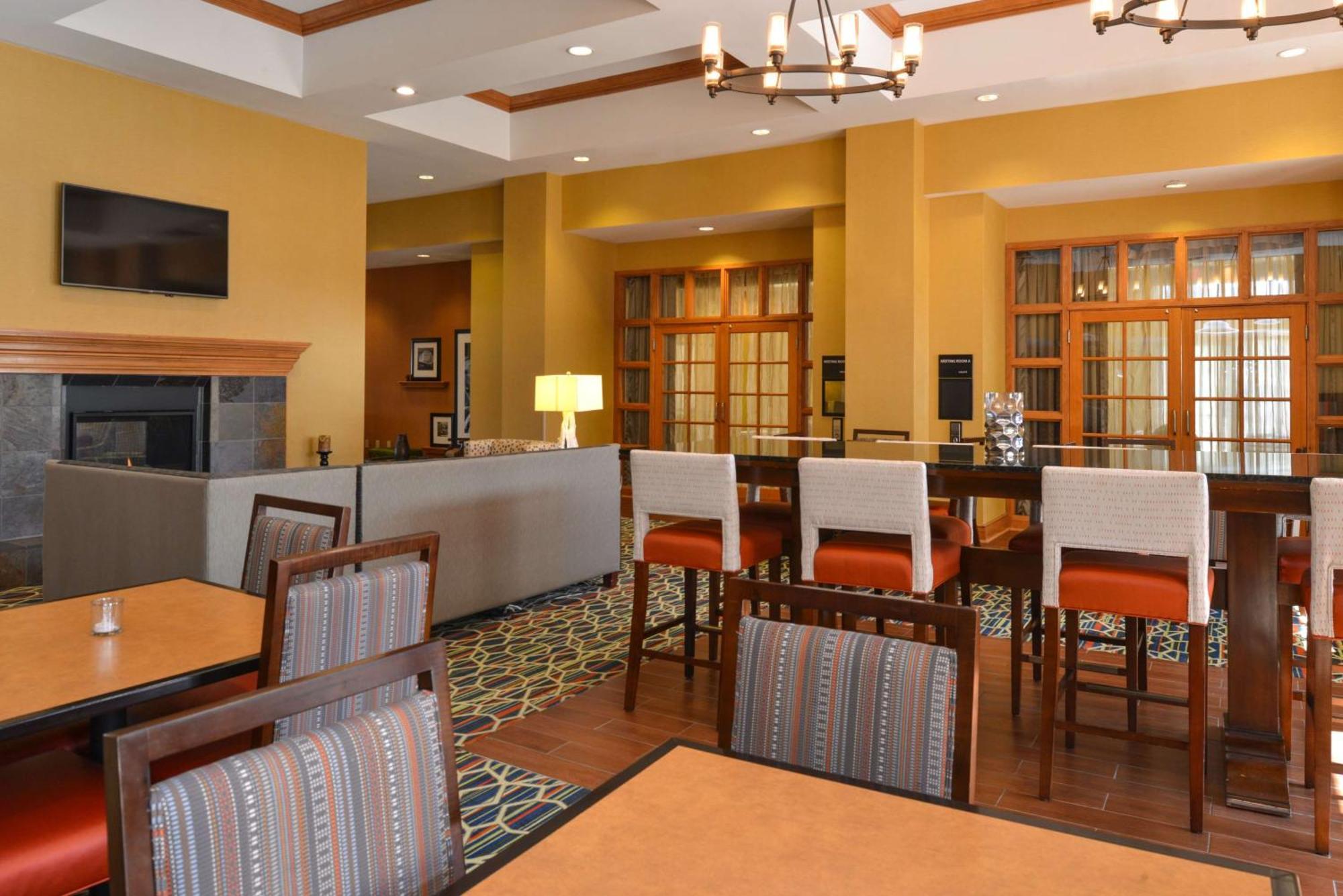 Hampton Inn & Suites Pueblo-Southgate Buitenkant foto