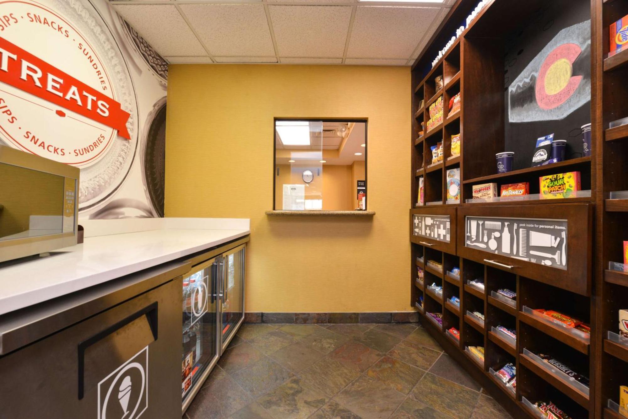 Hampton Inn & Suites Pueblo-Southgate Buitenkant foto
