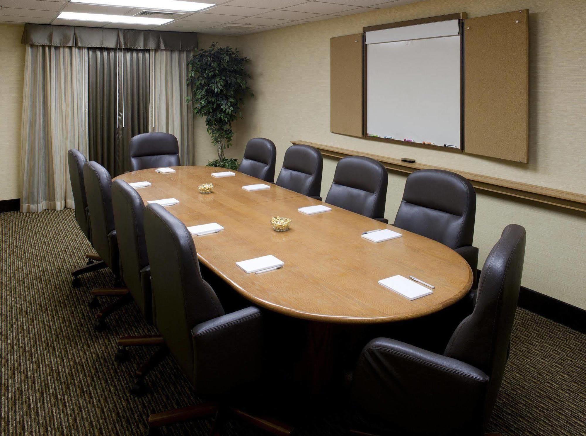 Hampton Inn & Suites Pueblo-Southgate Buitenkant foto