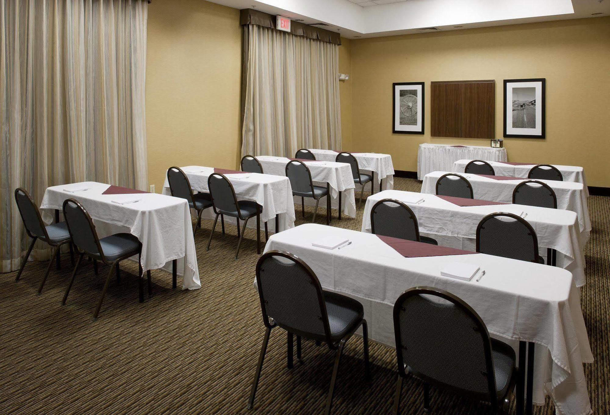 Hampton Inn & Suites Pueblo-Southgate Buitenkant foto